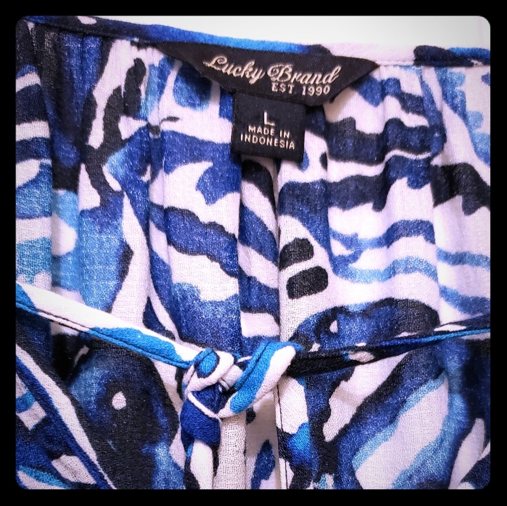 Ladies light short sleeve top
